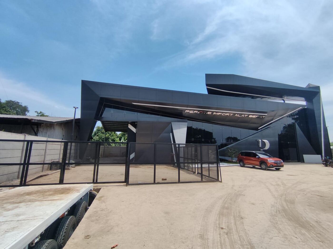 Gedung PT Freight Forwarder Indonesia